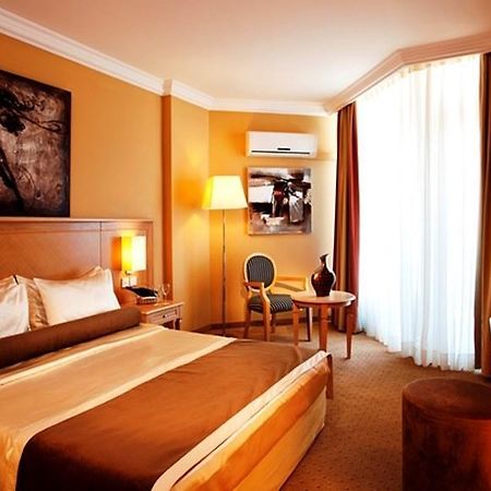 Salamis Bay Conti Hotel Agios Sergios Kamer foto